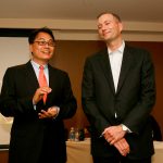 CEO Otto Kong e Kent Novak, VP Sênior da Texas Instrument