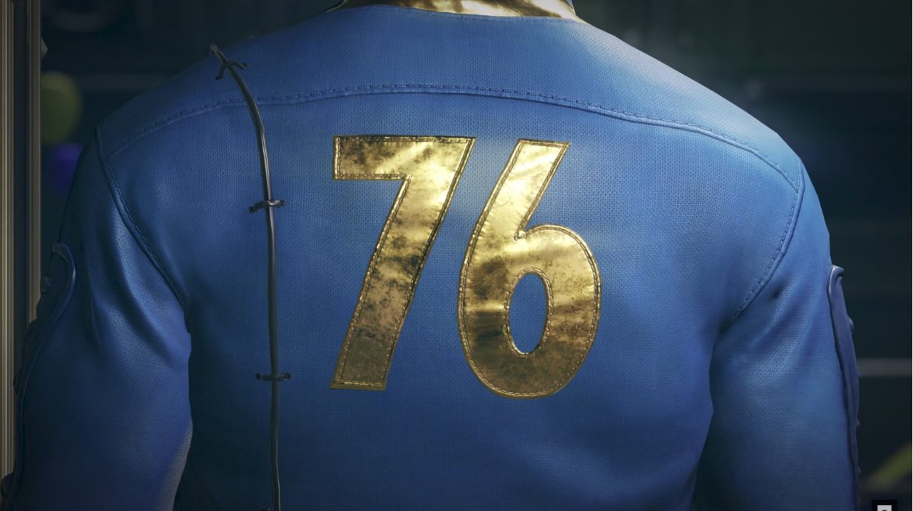 Macacão azul tradicional da série Fallout indicando a Vault 76