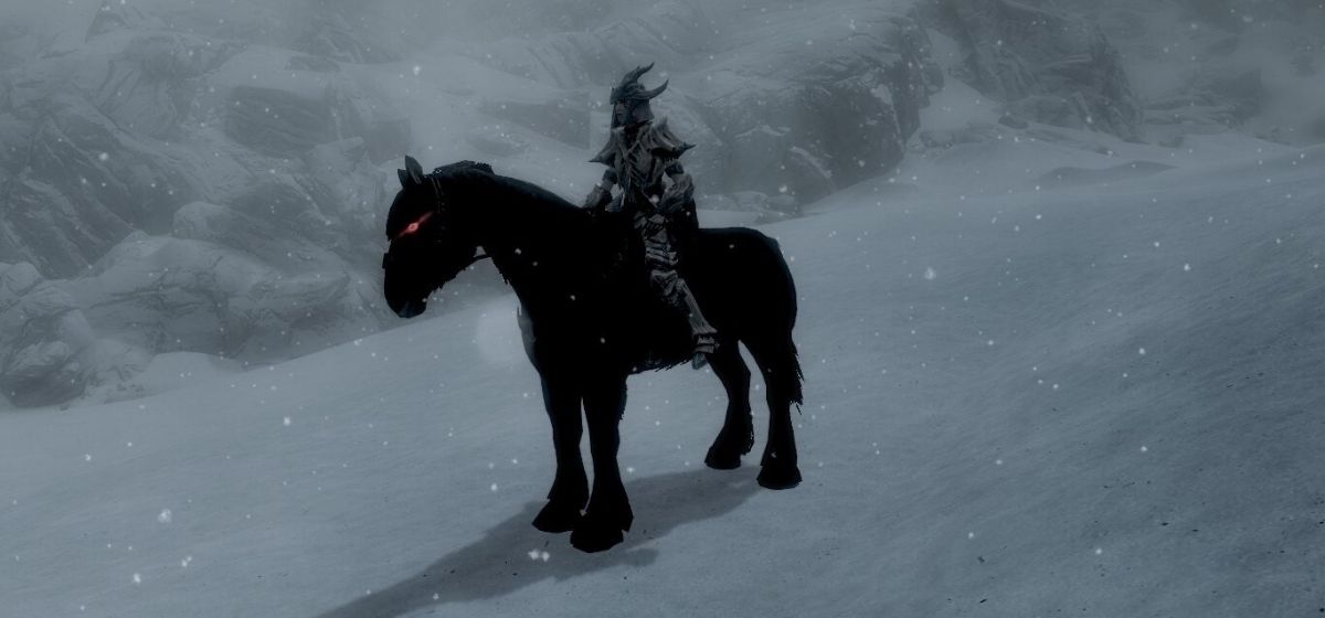 Dragonborn e Shadowmere, cavalo da Dark Brotherhood.